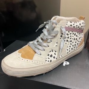 Shushop sneakers